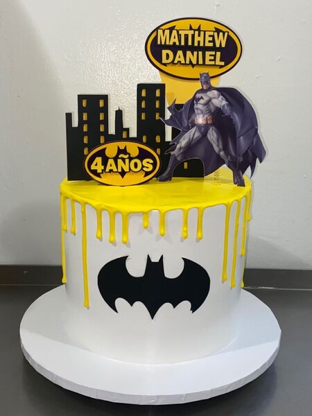 Batman cake 3