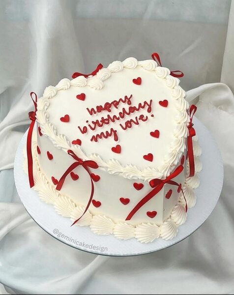 Valentine cake 20