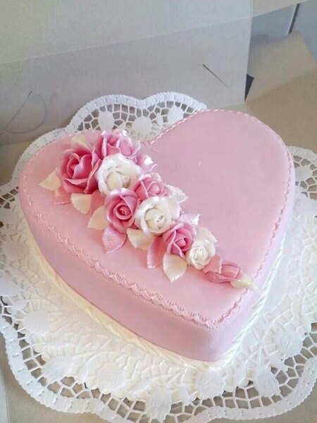 Valentine cake 43
