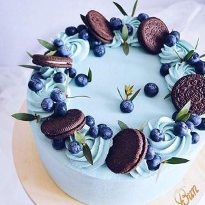 Oreo cremy vanilla cake